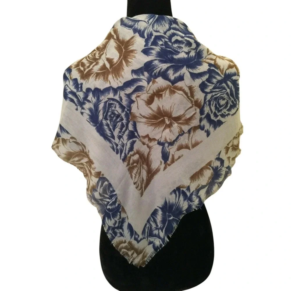 Jeffrey Lawrence For Lawrence Bentley Womens‎ Square Scarf Gray Floral 31